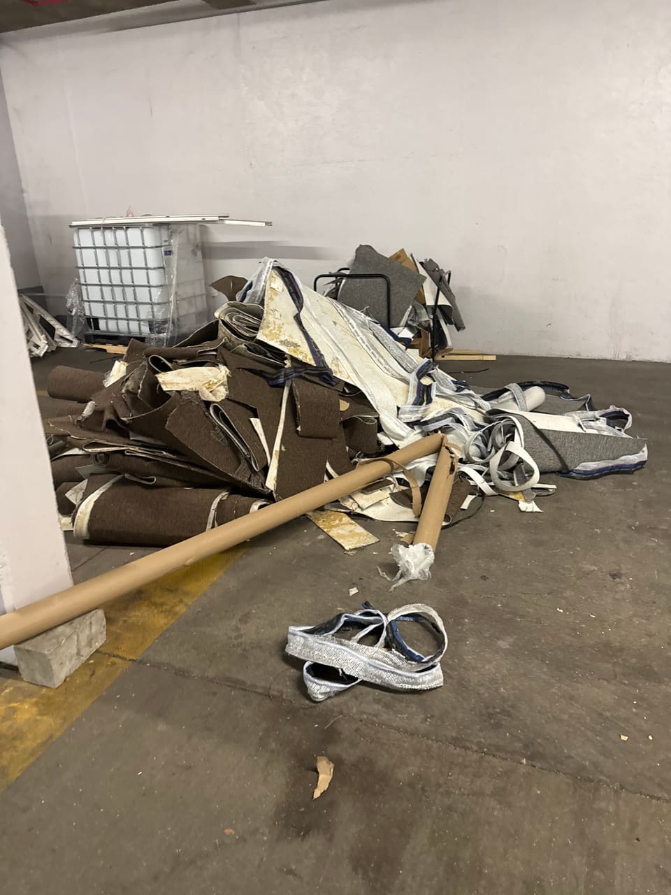 Commercial junk removal from parking garage by FE Logistics DFW